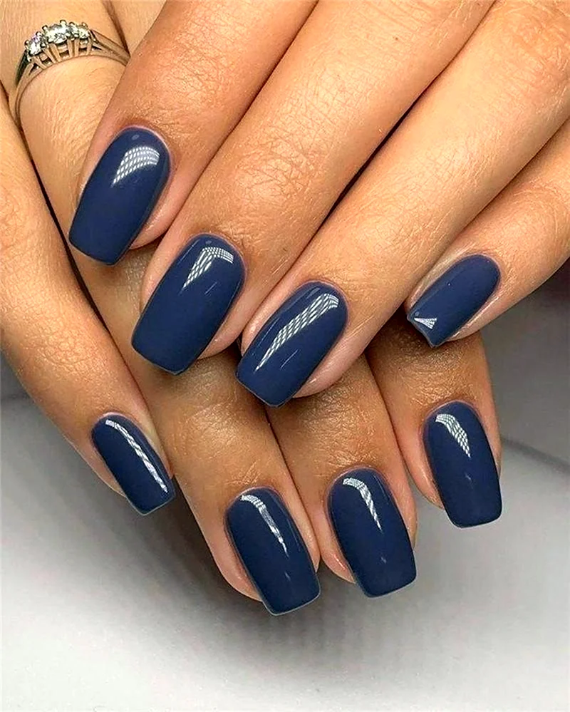 Темно синие ногти