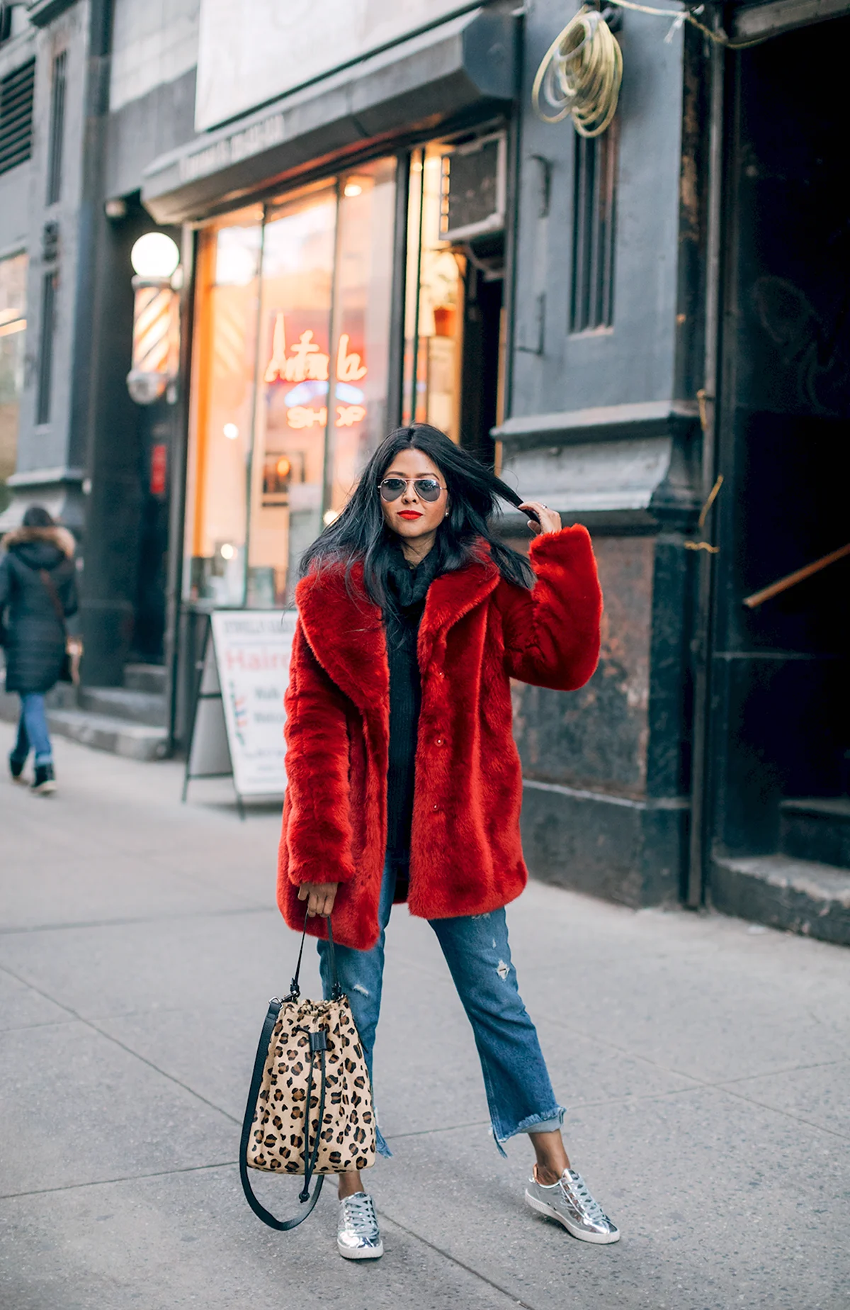 Образы с красным полушубком