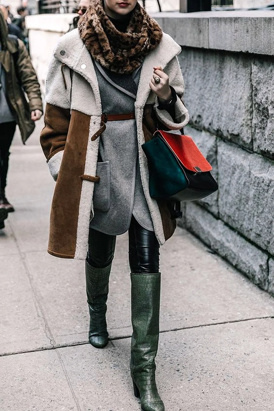 Зимние образы с жокейскими сапогами