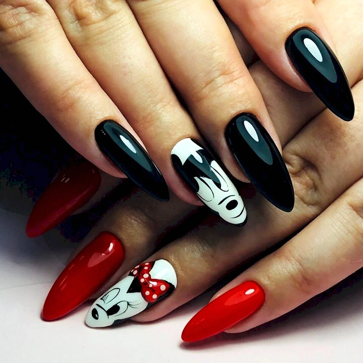 Чёрно-красный маникюр