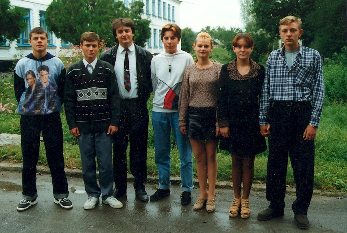 90-Е молодежь в России