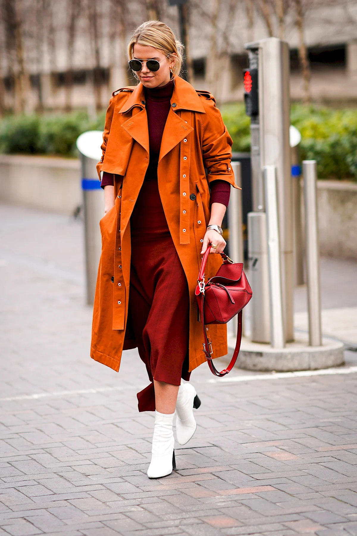 Оранжевый тренч