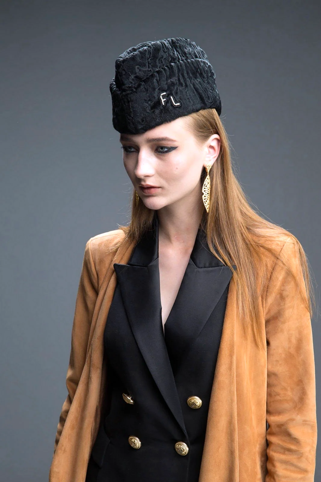 Шапка пилотка