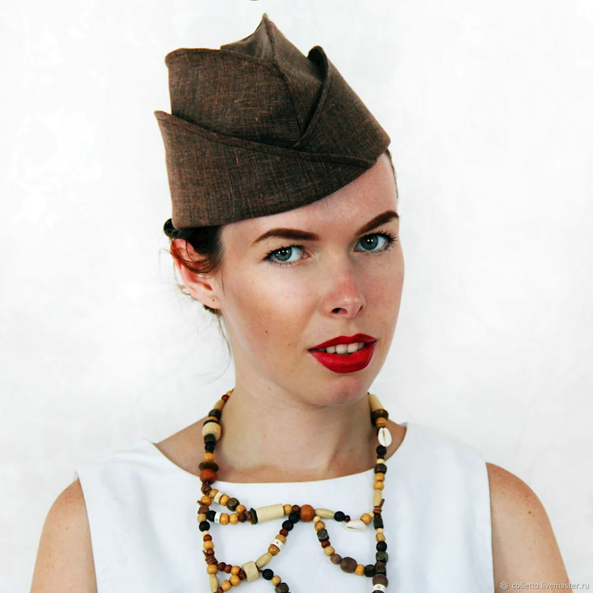 Экстравагантный головной убор