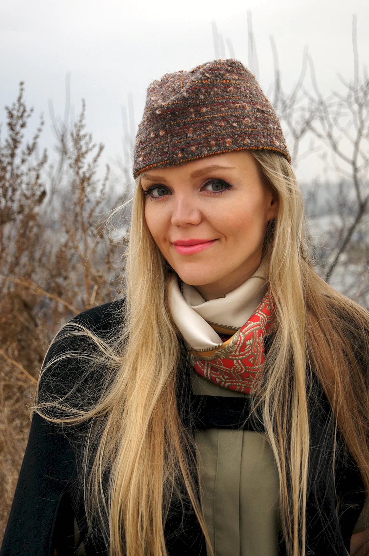 Шапка пилотка вязаная