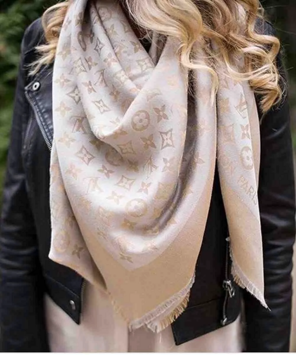 Платок Луи Виттон