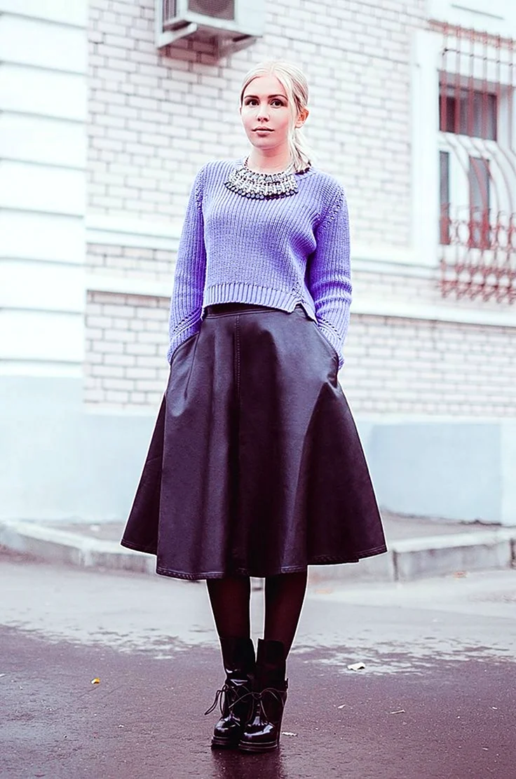 Фиолетовая кожаная юбка