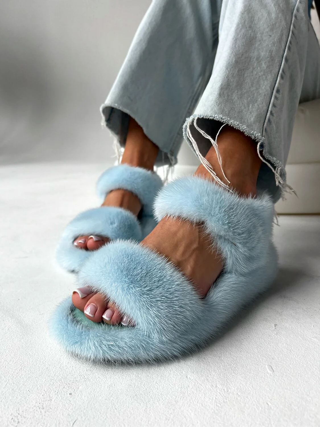 Босоножки из норки