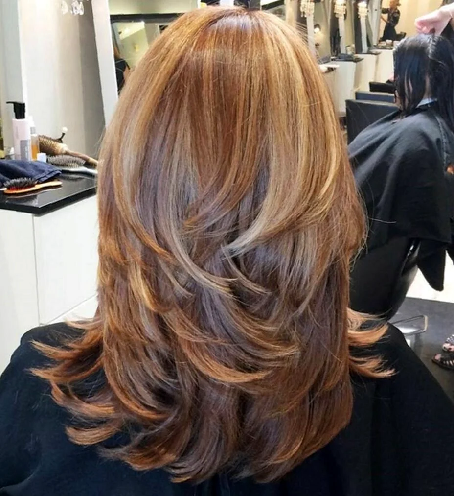 Балаяж на Каскад на средние волосы 2022