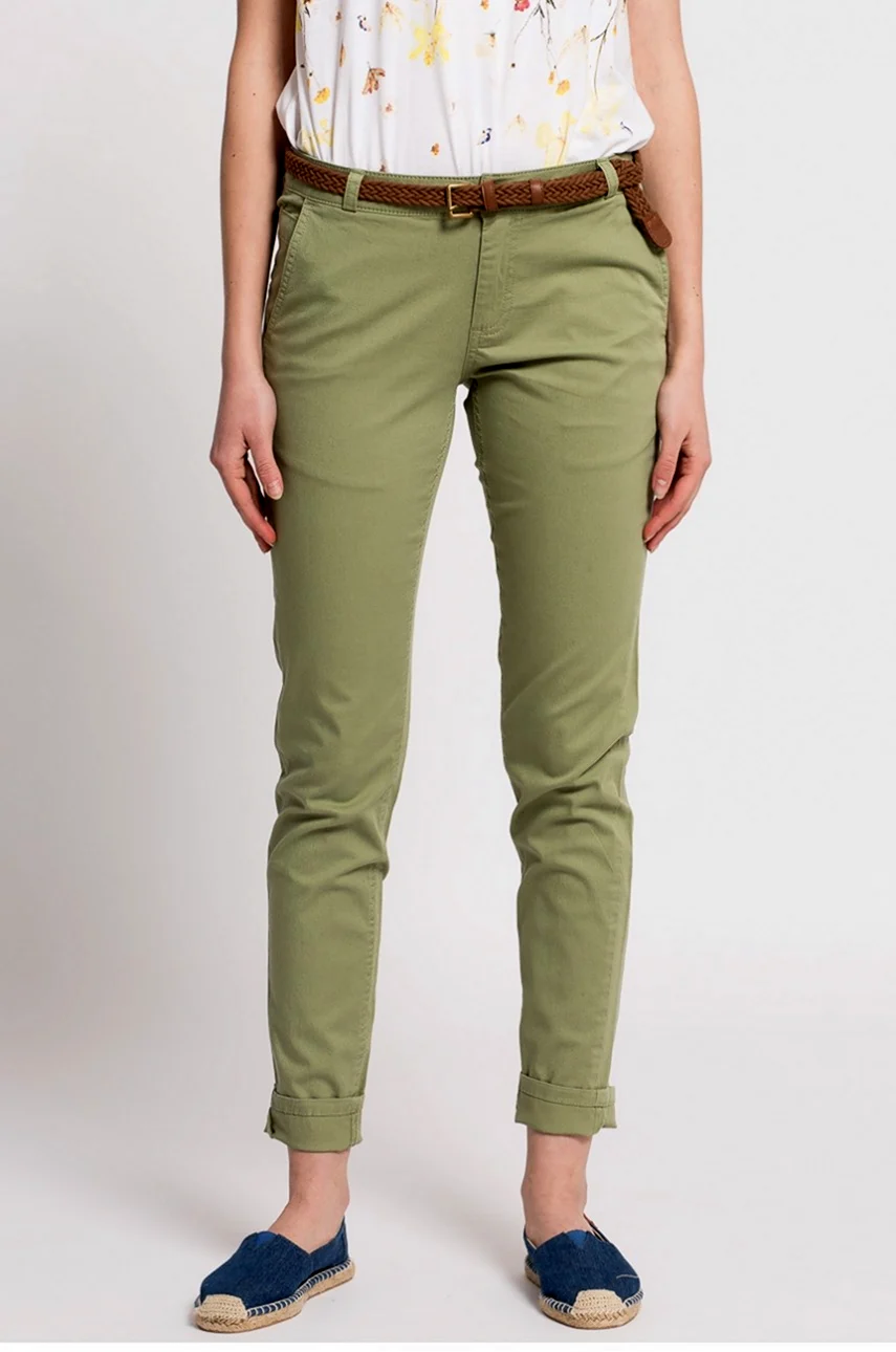 Брюки оливкового цвета