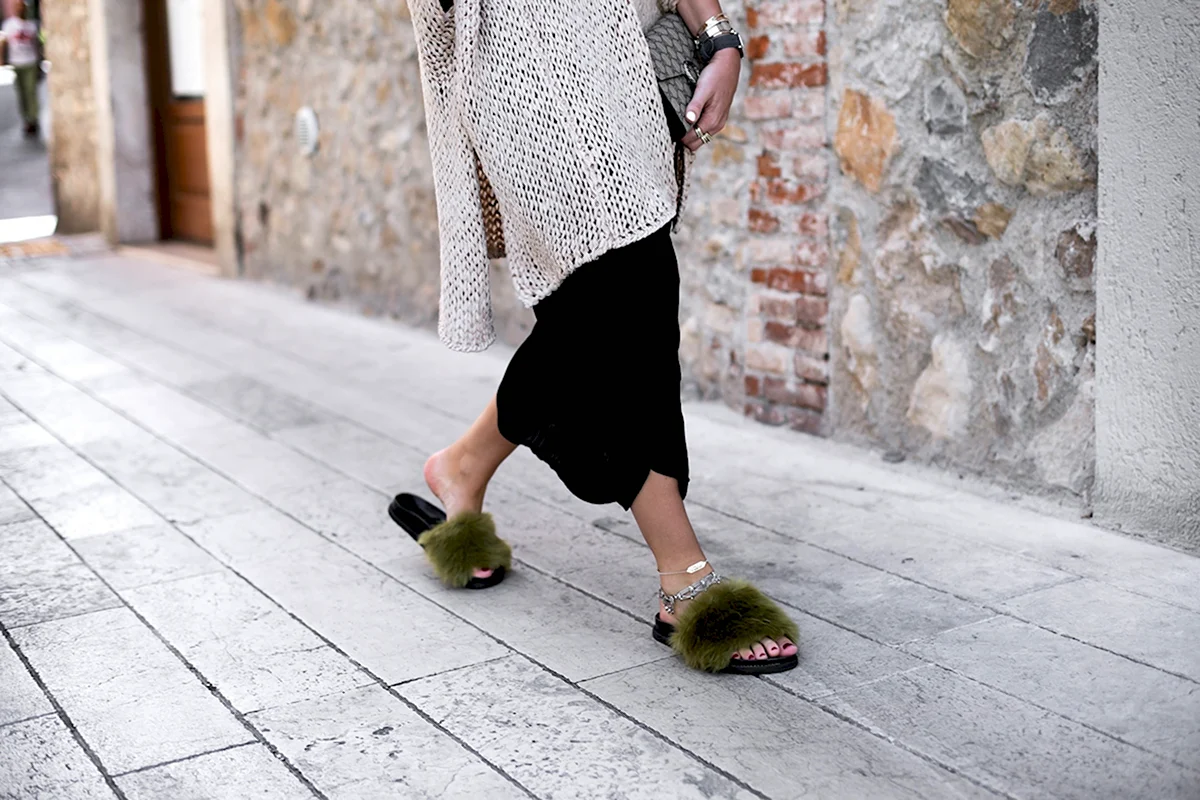 Образы с тапками