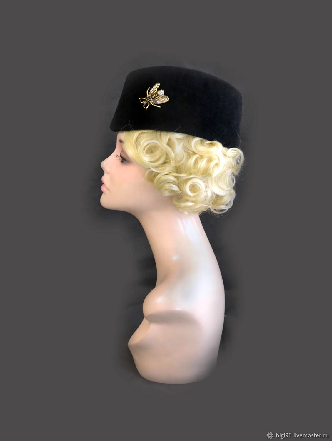 Шляпка пилотка