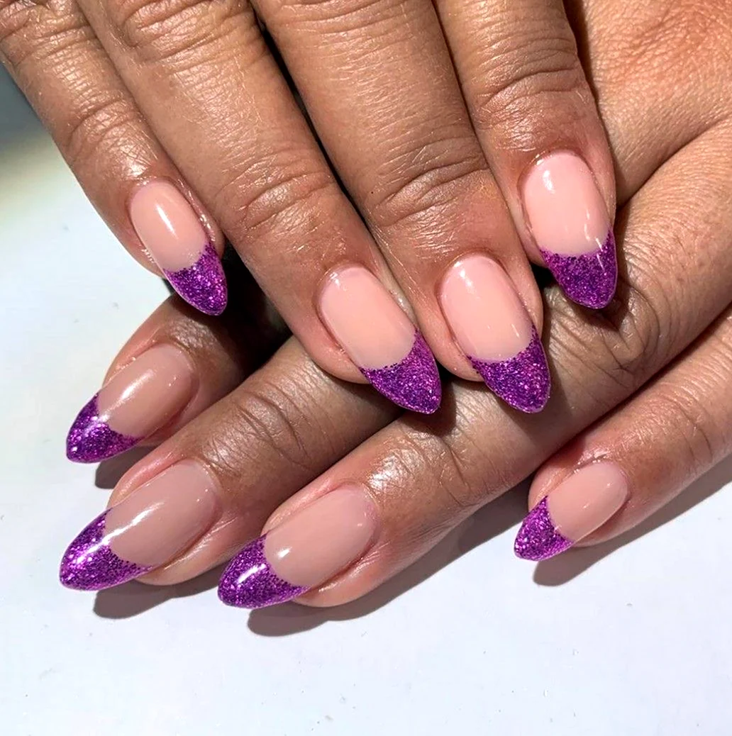 Фиолетовый френч миндаль