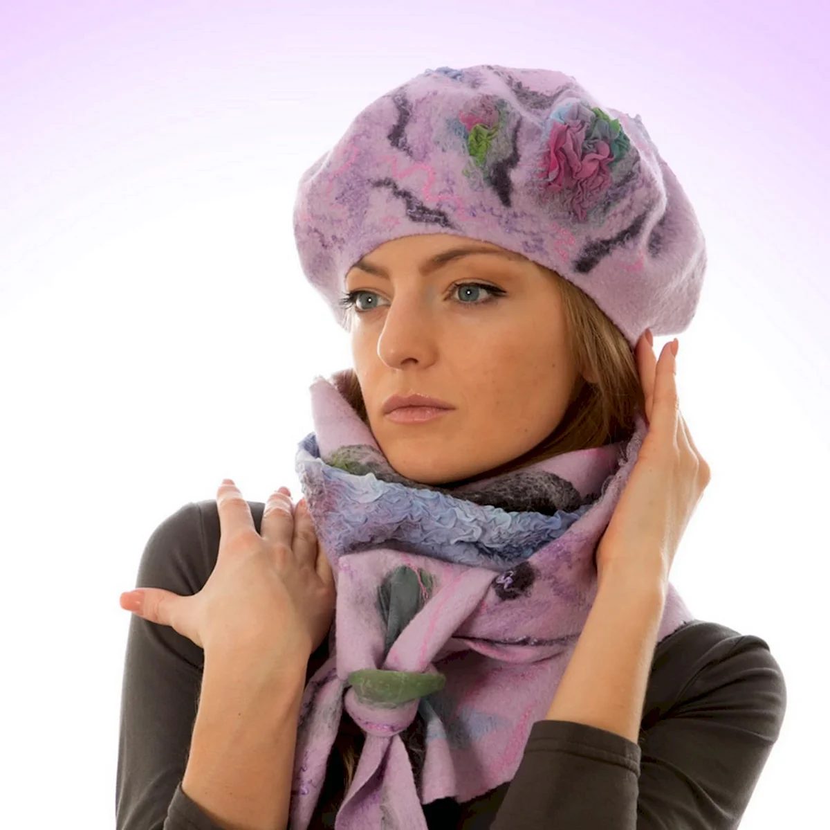 Валяные береты из шерсти