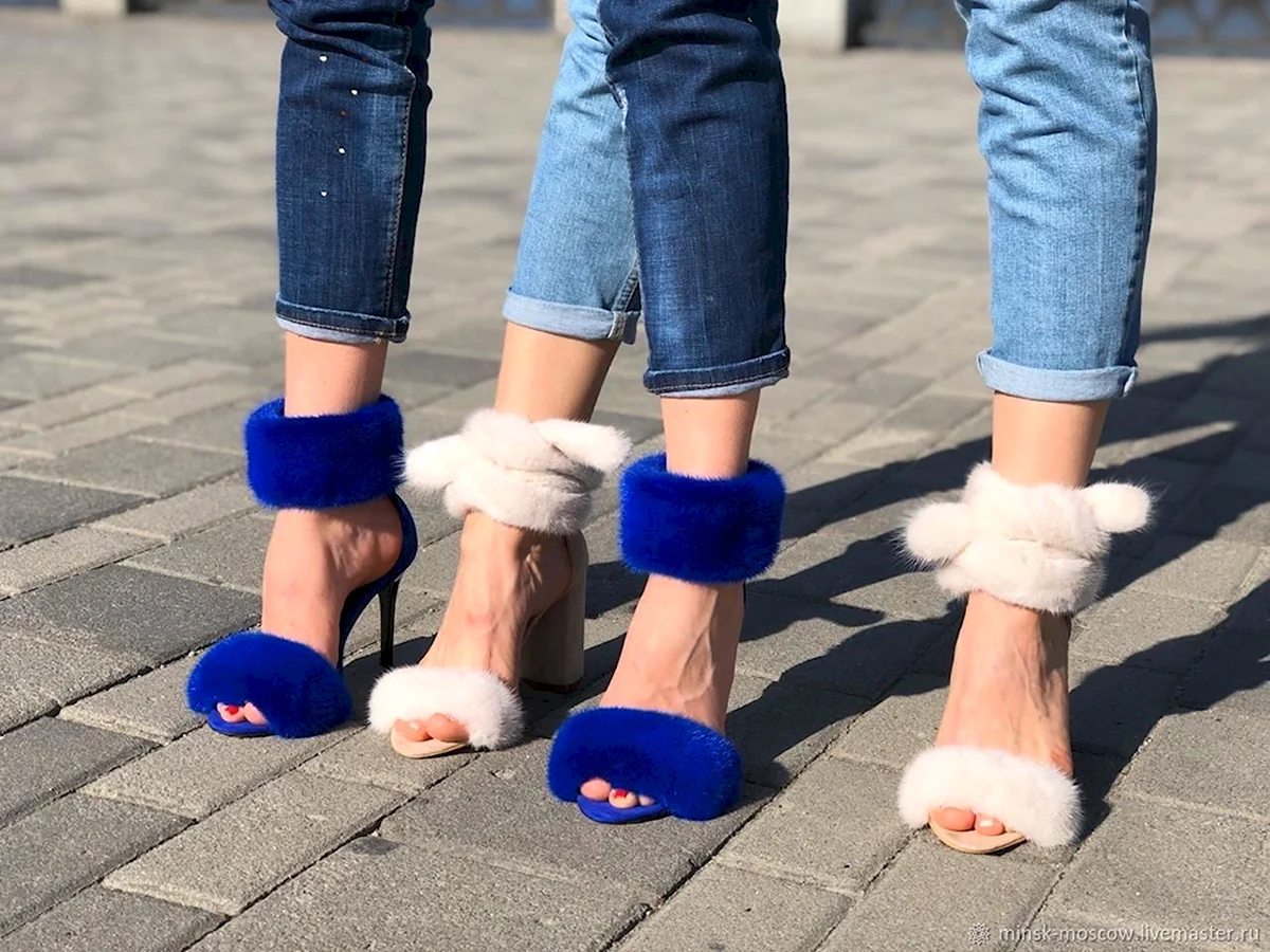 Босоножки с мехом