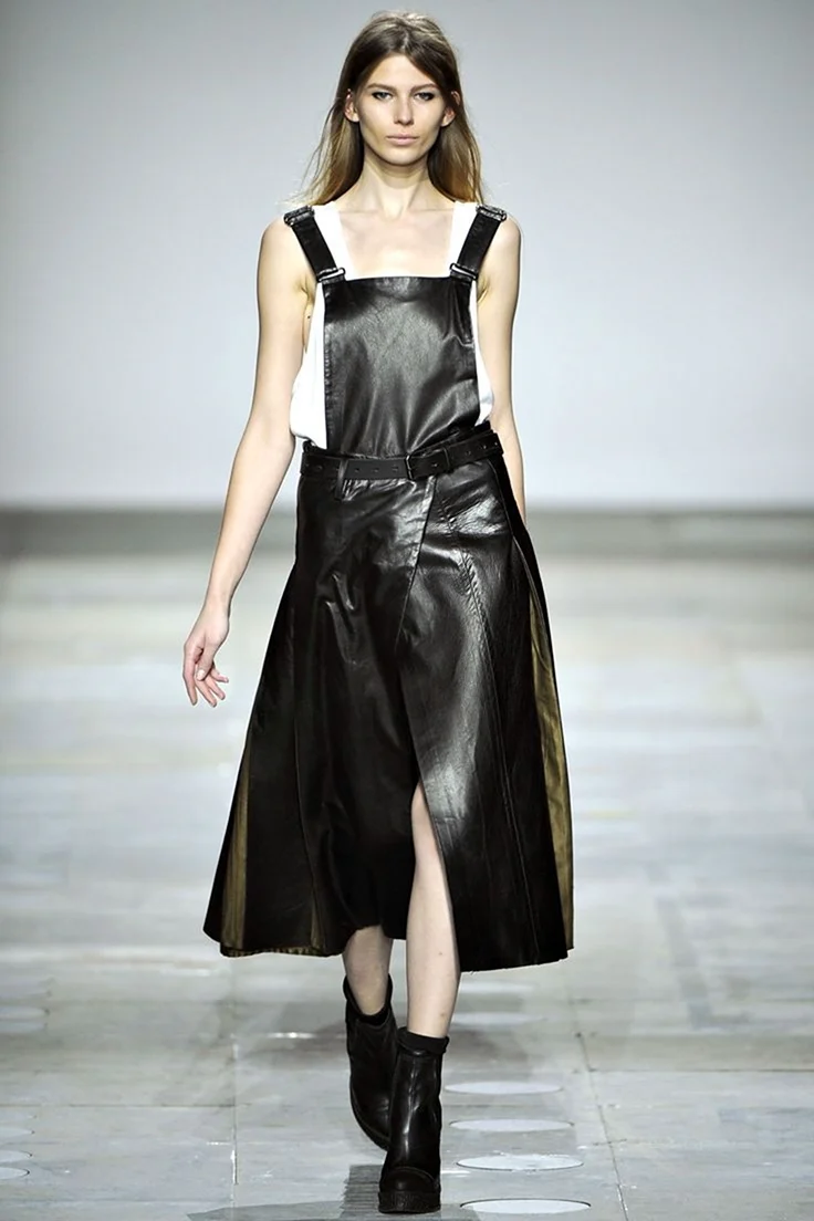 Александр Вонг черное платье кожаное