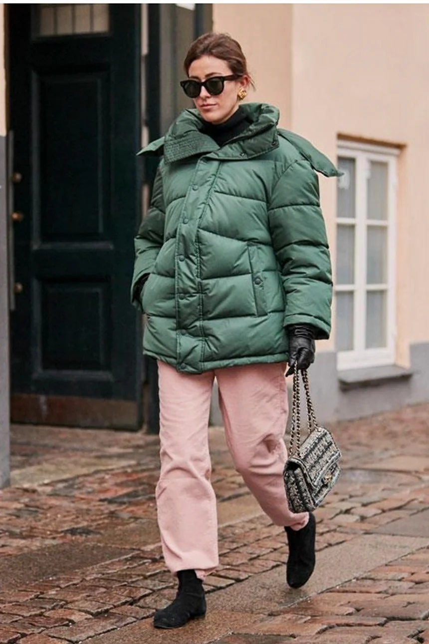 Зеленый пуховик