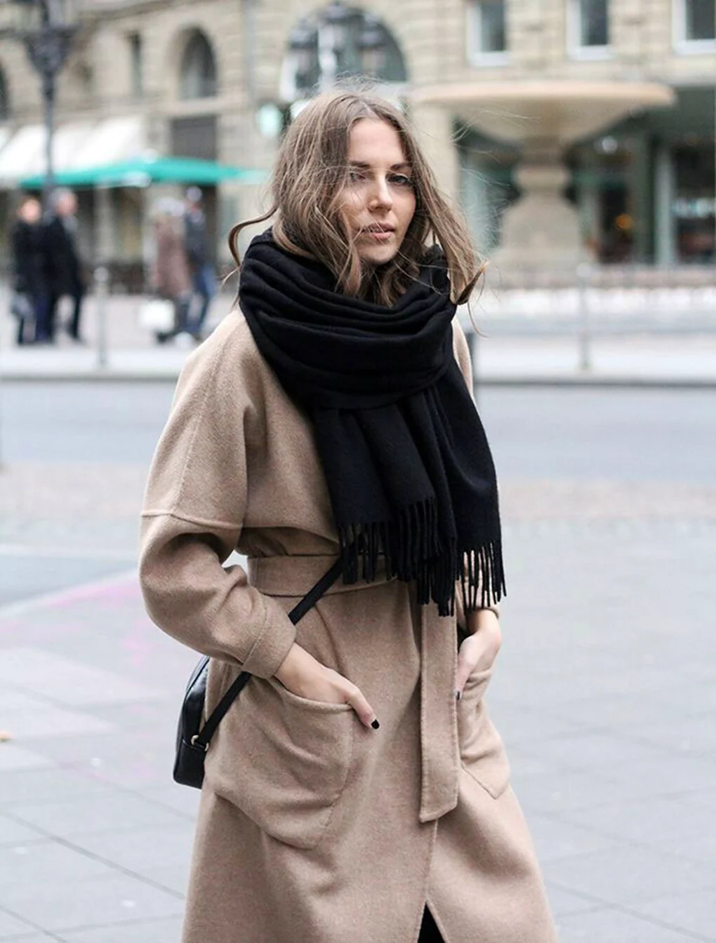 Пальто с шарфом