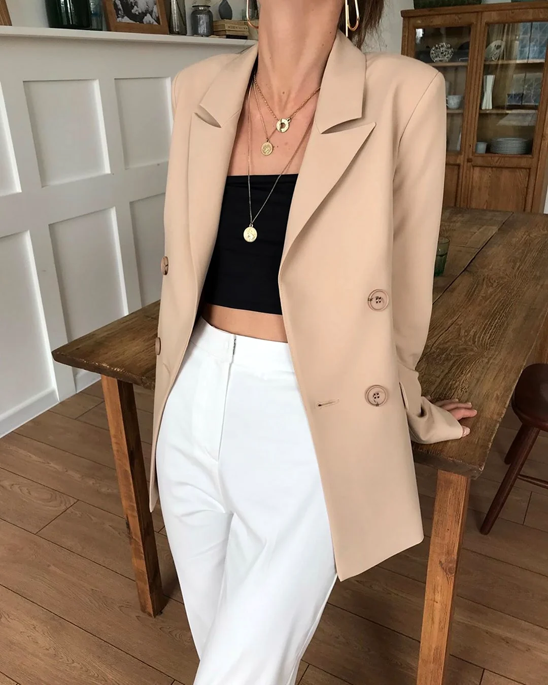 Бежевый пиджак