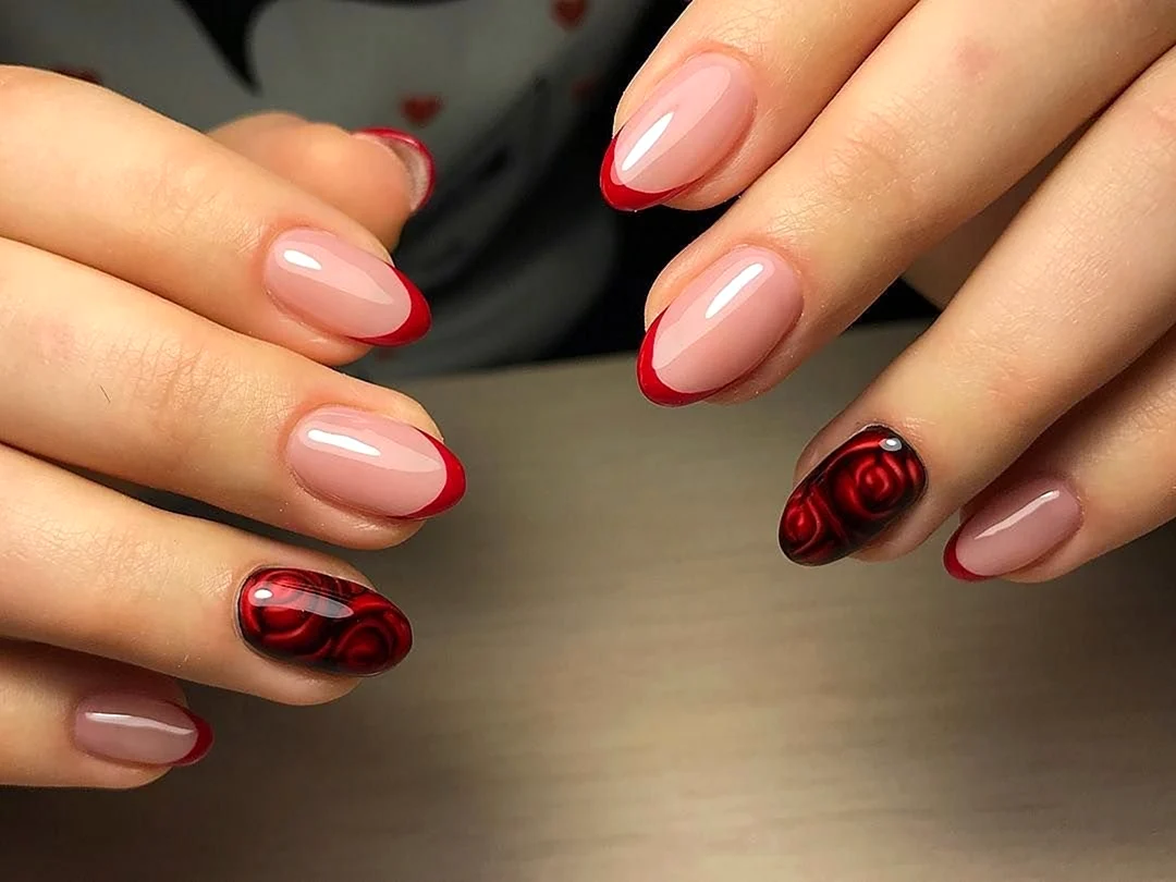 Маникюр красный френч