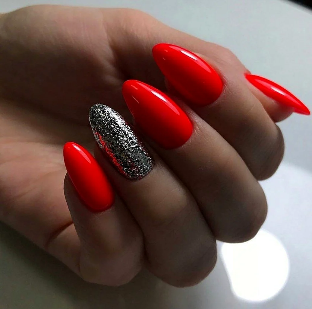 Красные ногти
