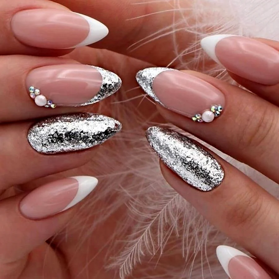 Блестящий маникюр