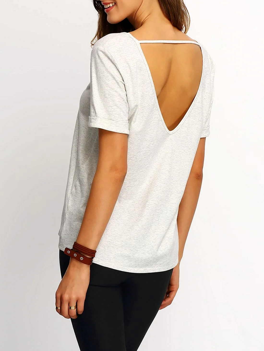 Футболка с вырезом на спине