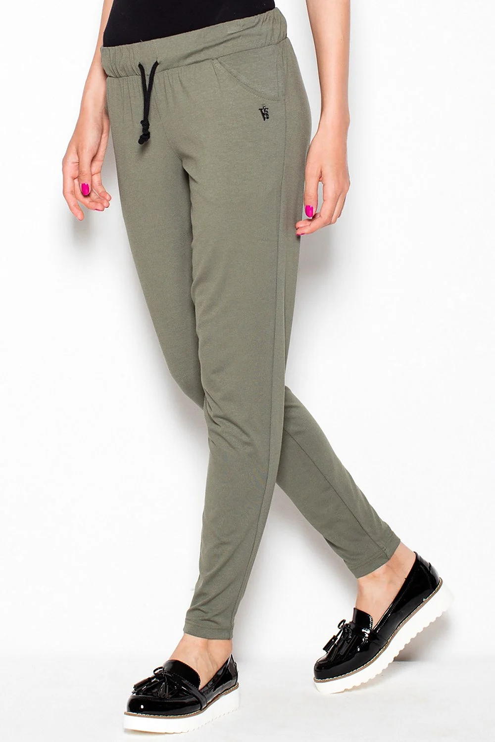 Оливковые брюки женские