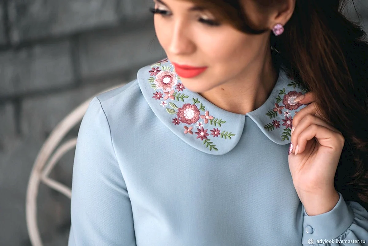 Вышитый воротник