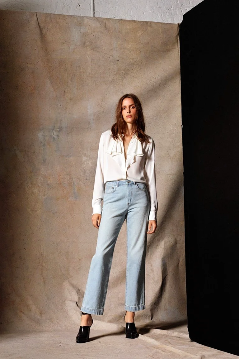 Модные укороченные джинсы