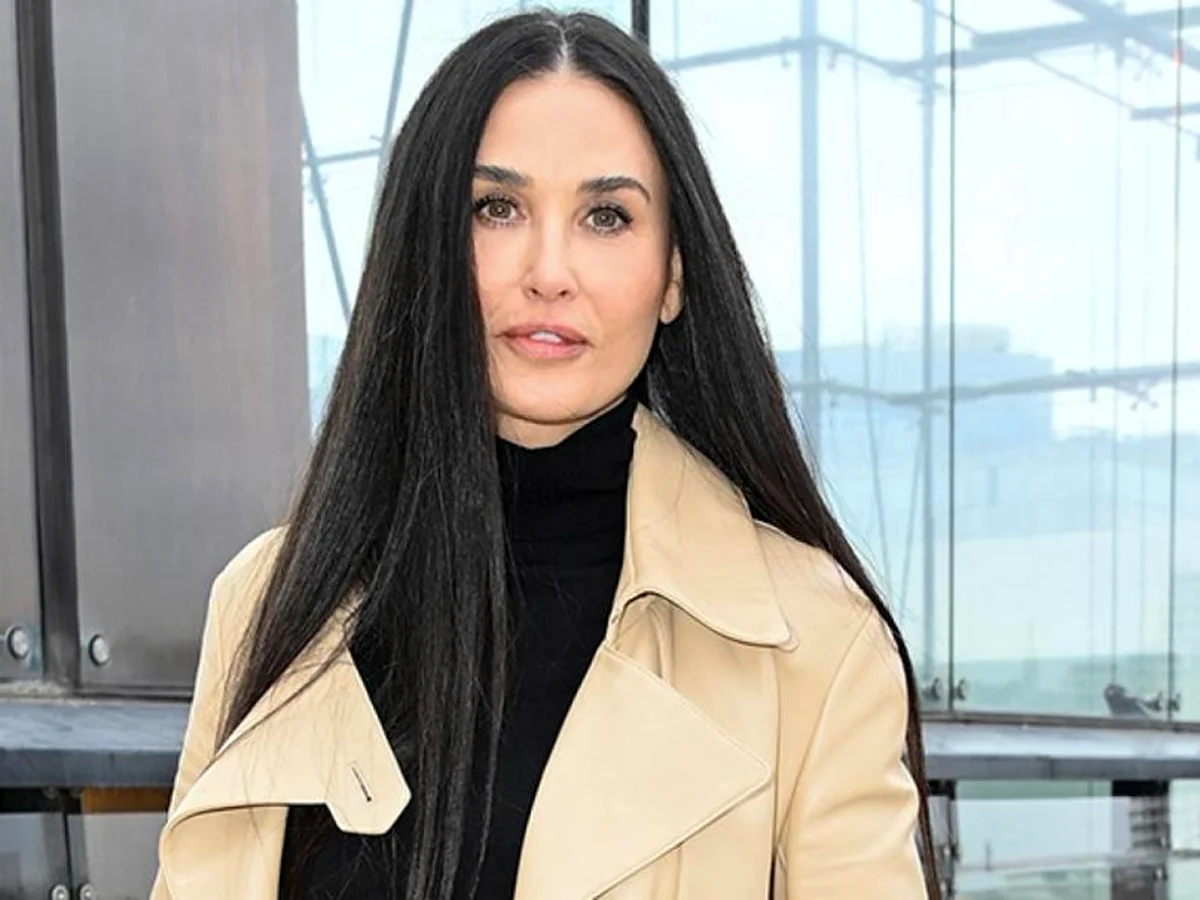 Деми Мур 2022