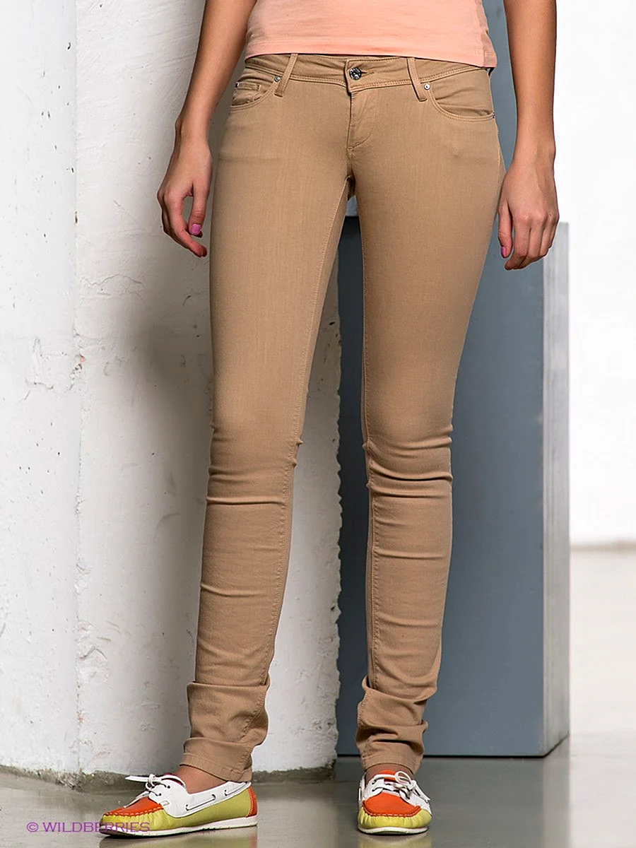 Бежевые джинсы