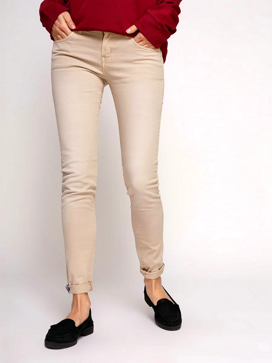 Бежевые джинсы