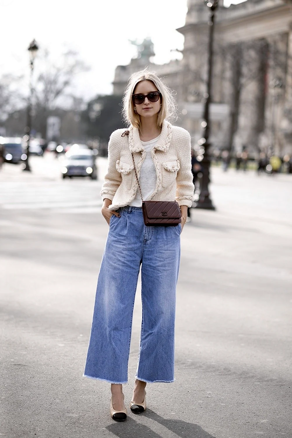 Образы с широкими джинсами
