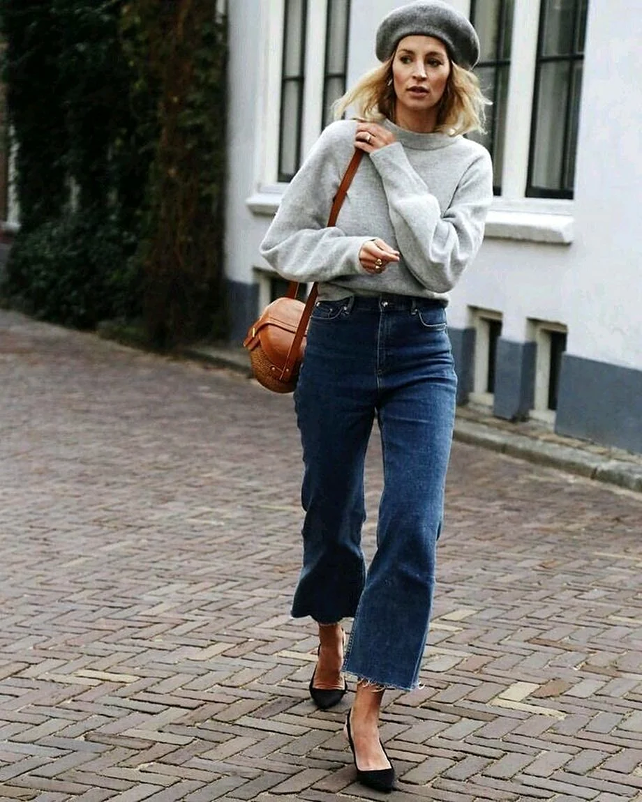 Широкие джинсы с лоферами