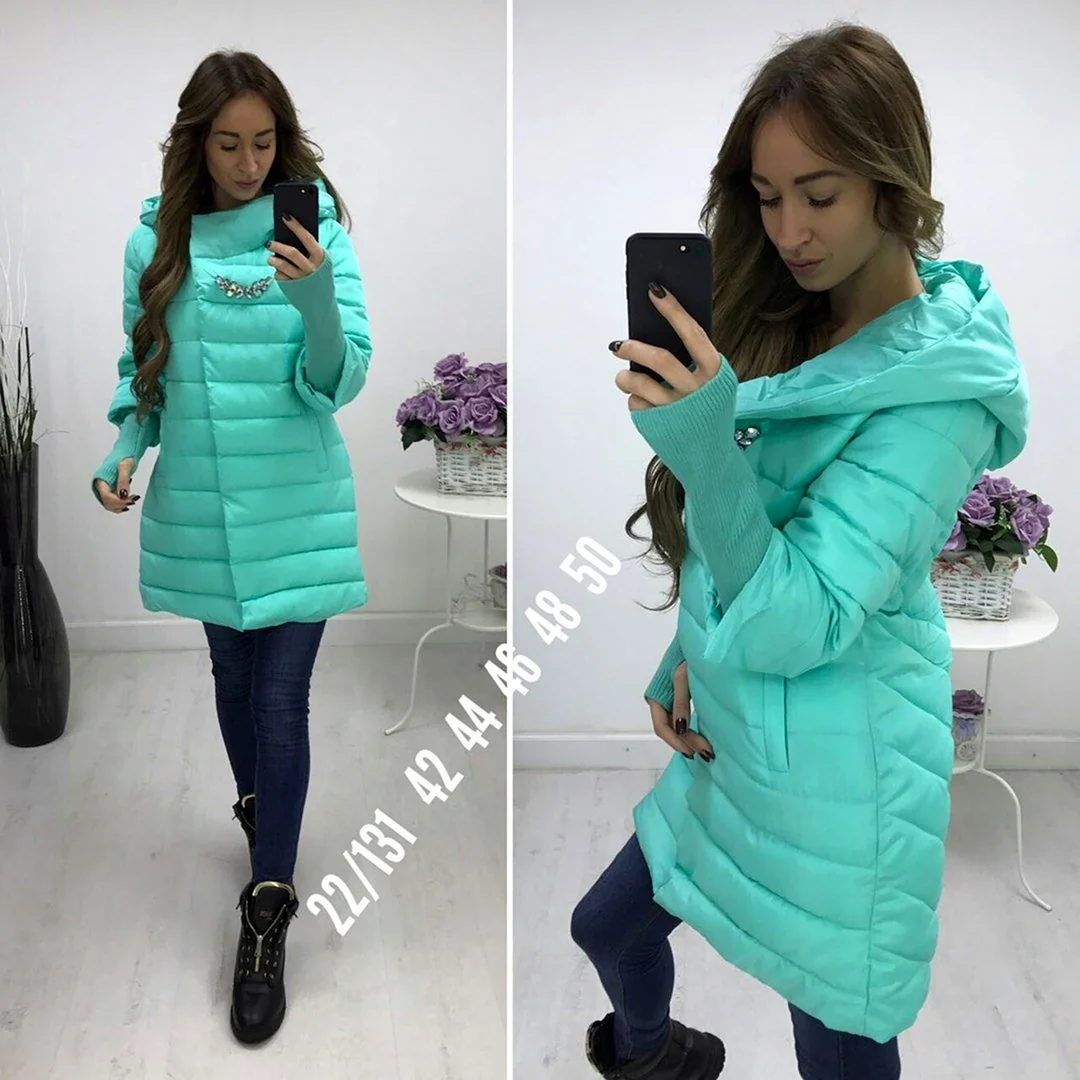 Куртка с брошкой бирюзовая