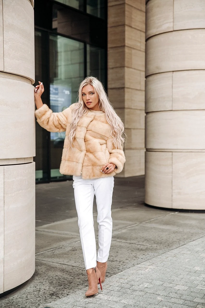 Шуба короткая светлая