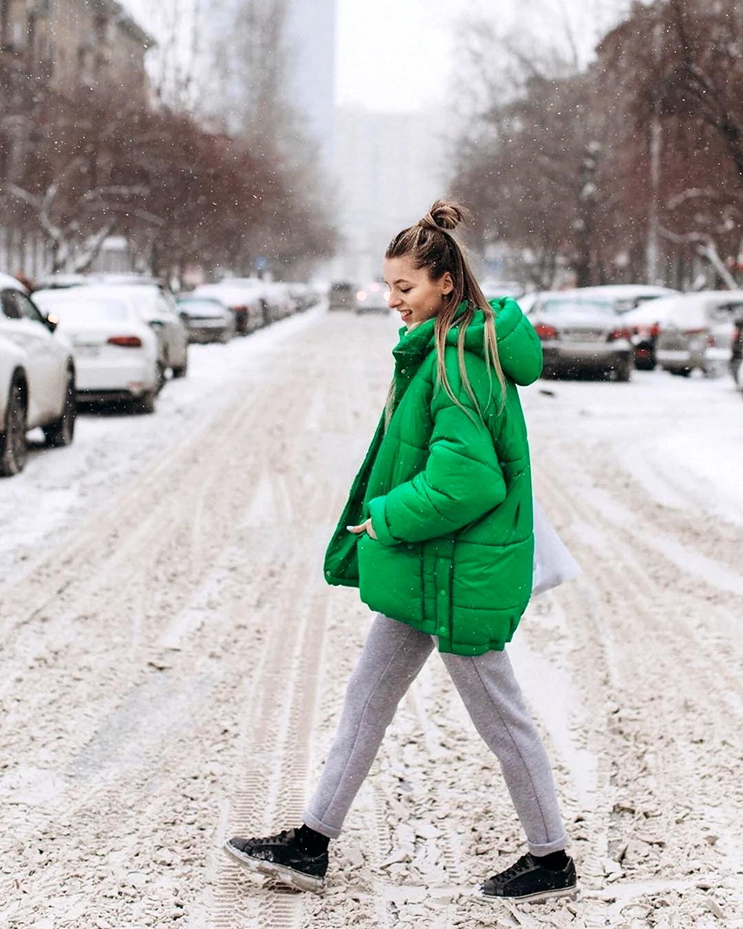 Образы с зеленым пуховиком