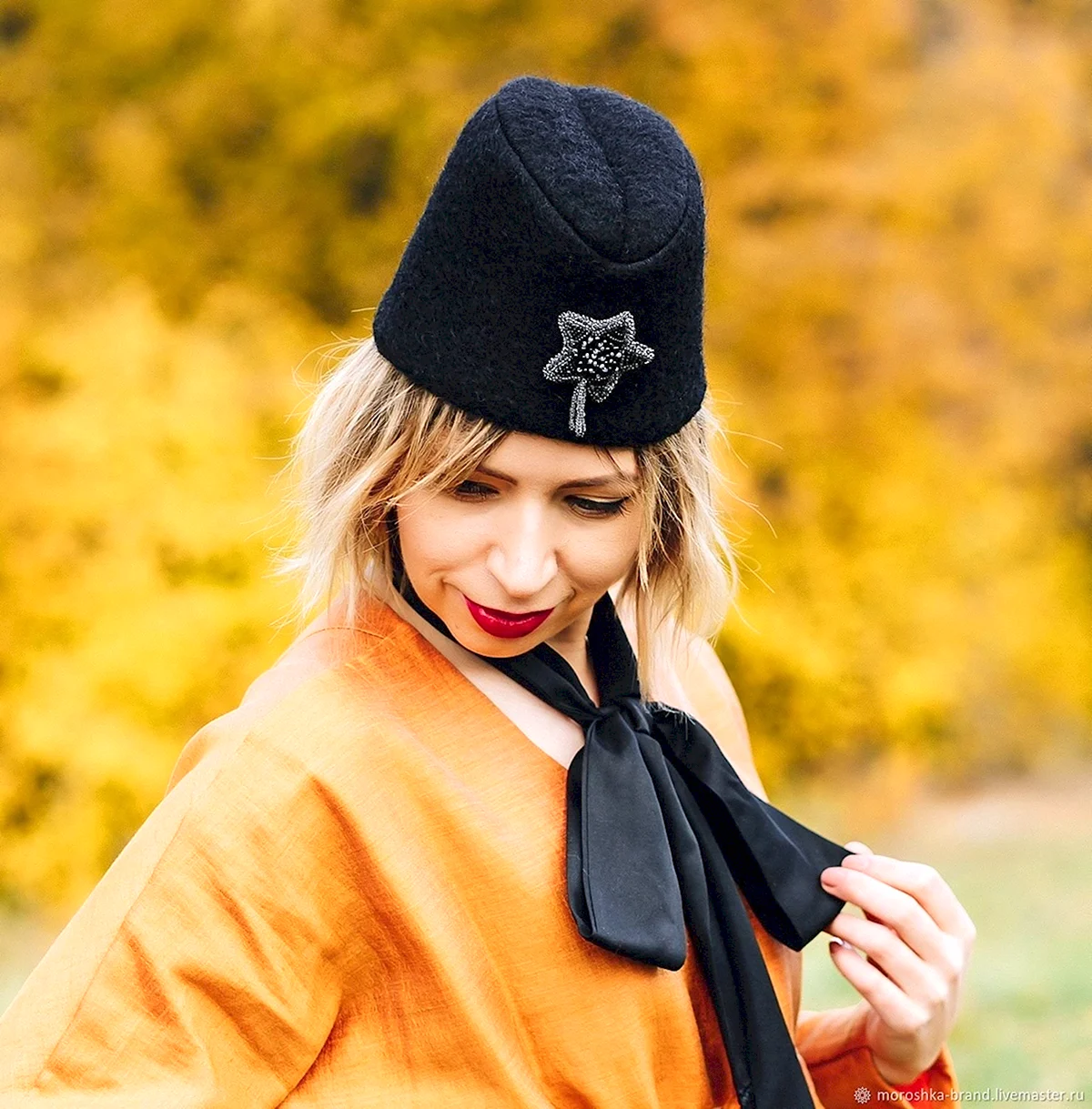 Головной убор пилотка женская