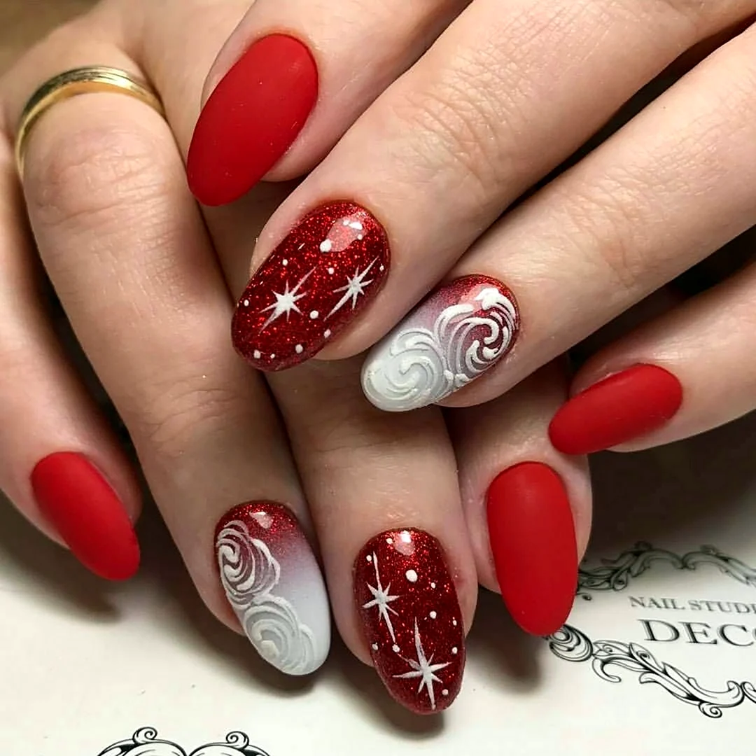 Красные новогодние ногти