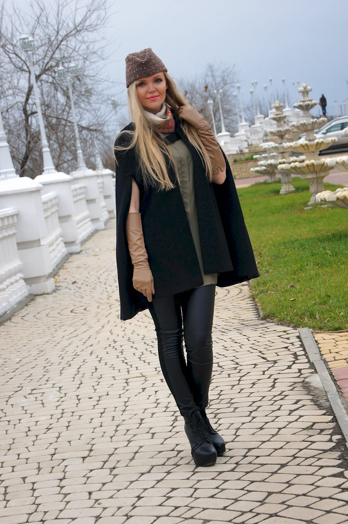 Пилотка с пальто