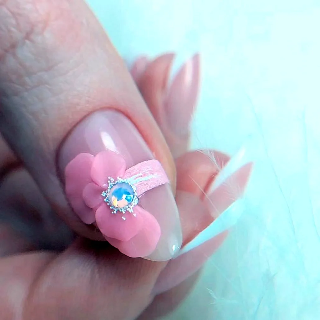 Лепка на ногтях