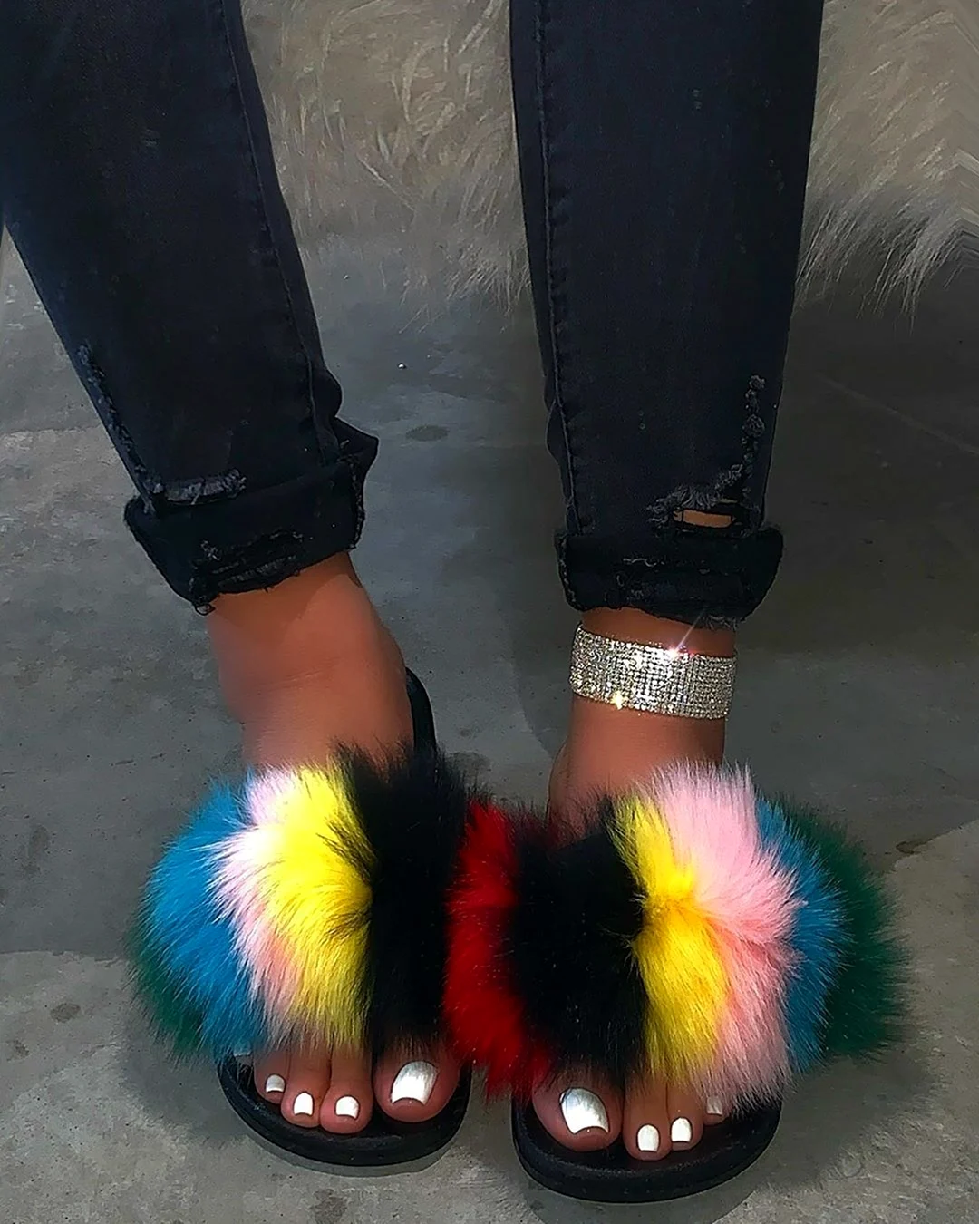 Меховые босоножки