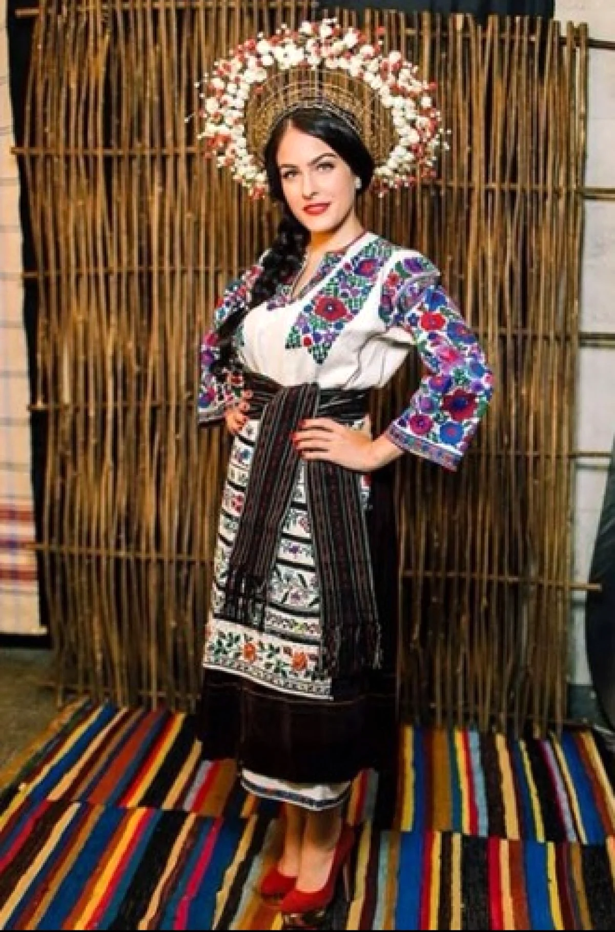 Гуцульский костюм женский