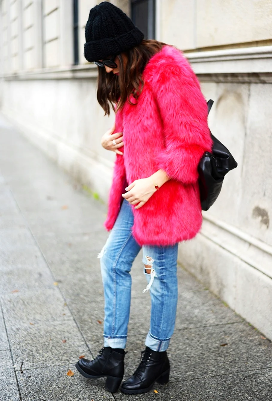 Шуба со спортивным костюмом