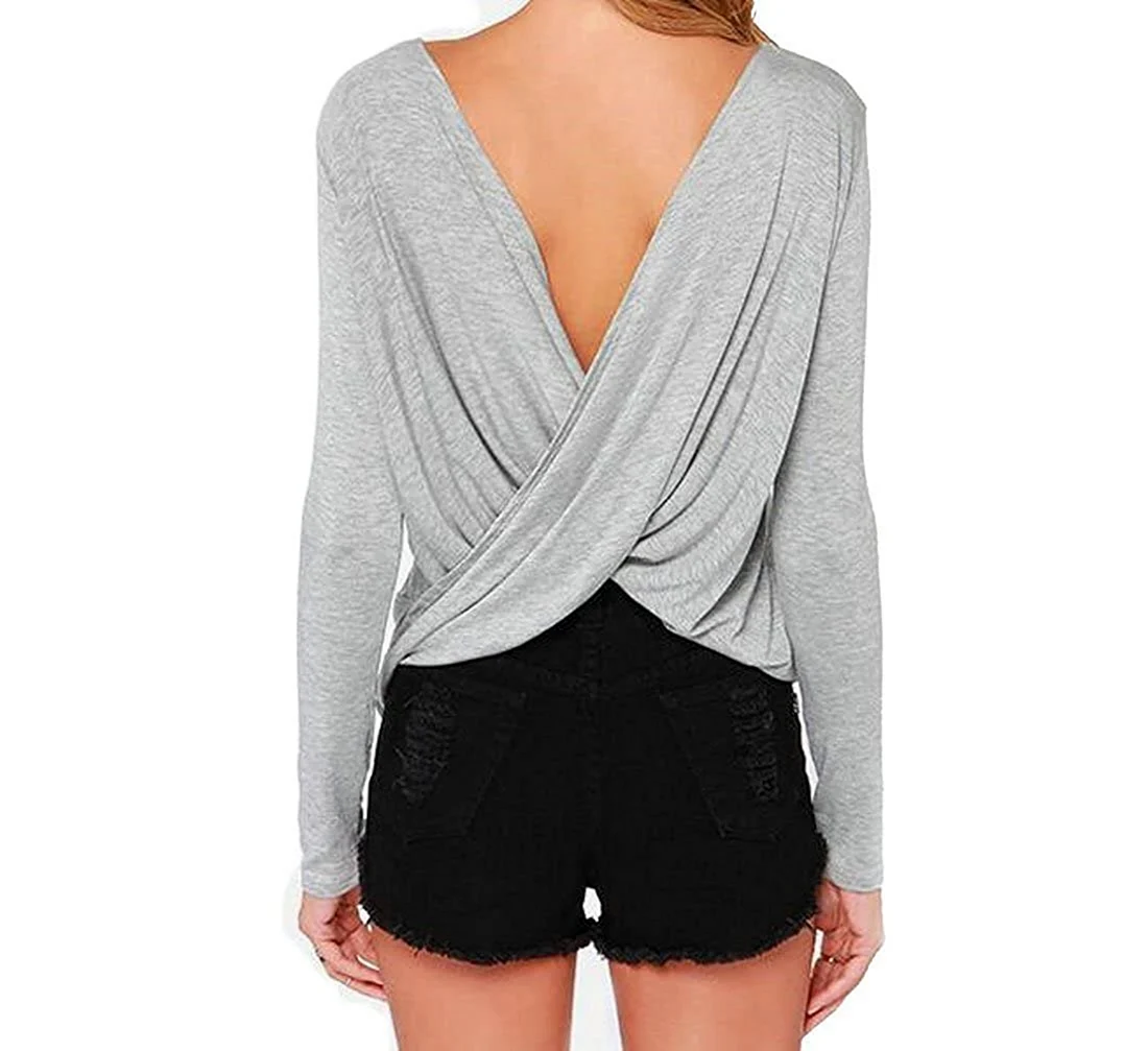 Кофта с вырезом на спине