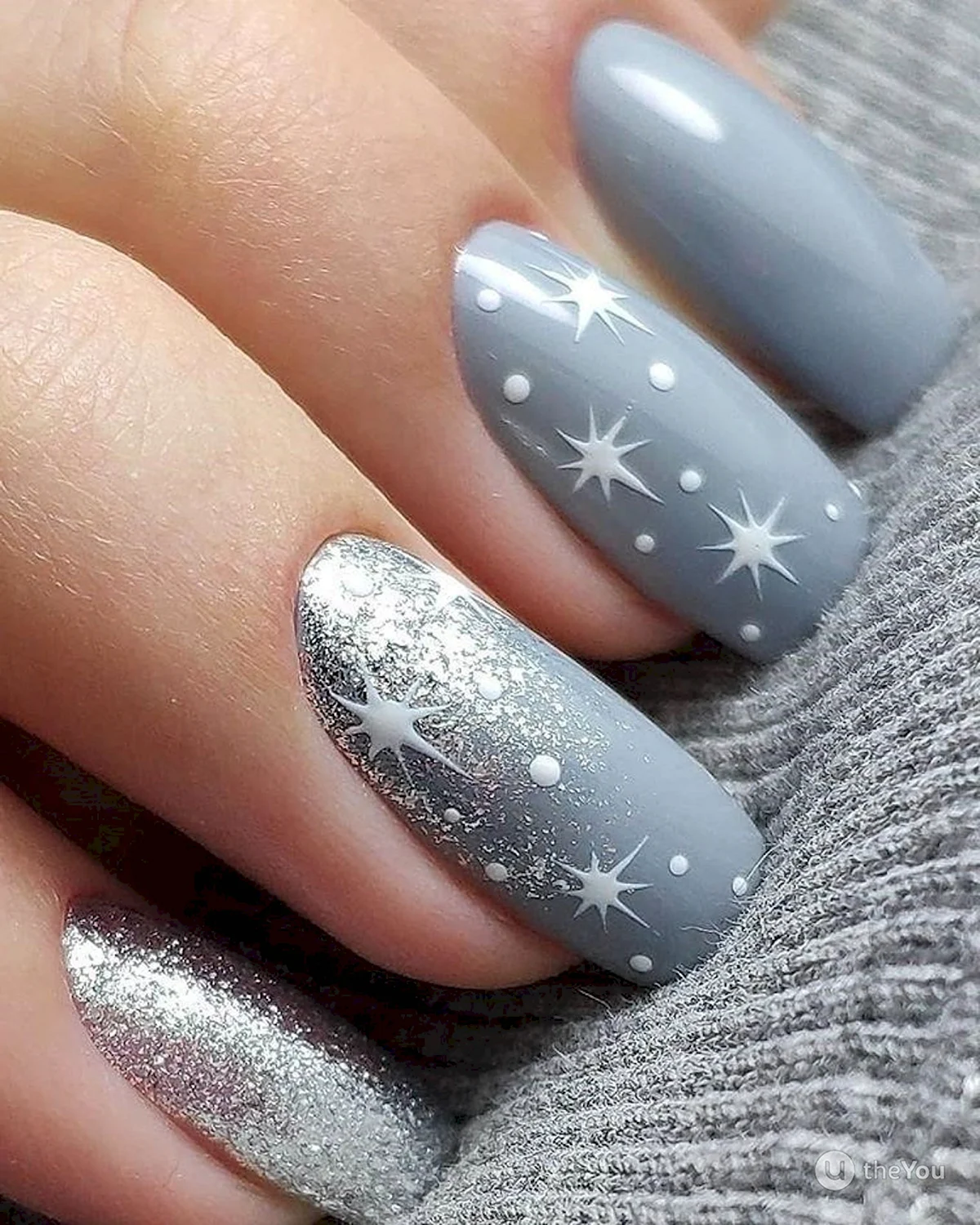 Зимний маникюр