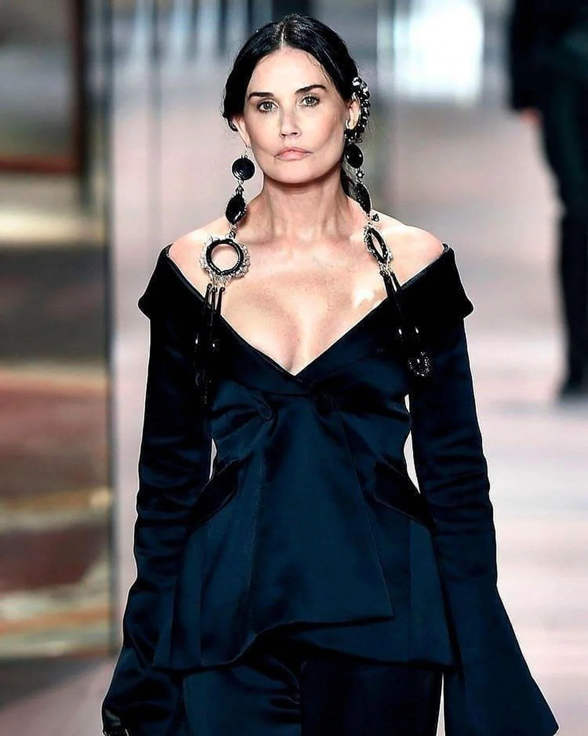 Деми Мур 2021