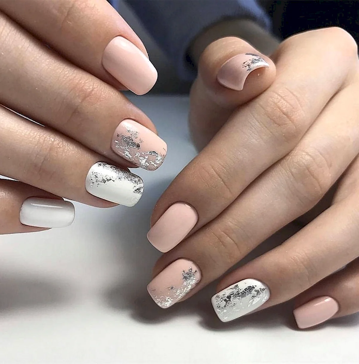 Дизайн ногтей светлые