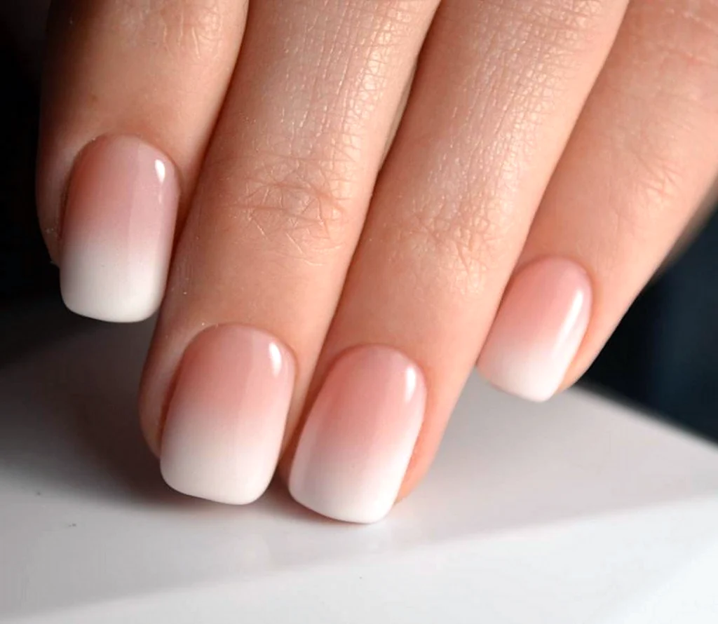 Маникюр градиент нюдовый